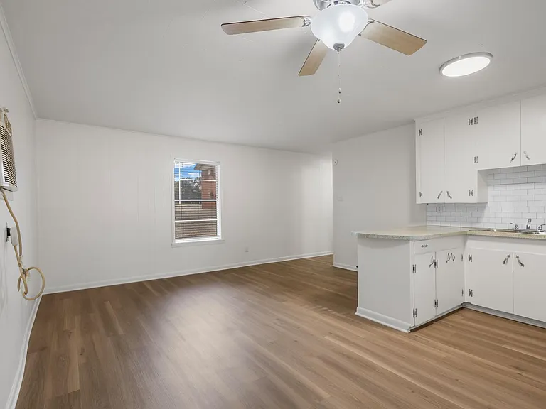 Villa North Apartments - 1 bedroom apartment — Photo 17