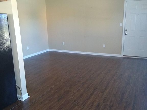 5th image of 3809 Duffy Ct APT B