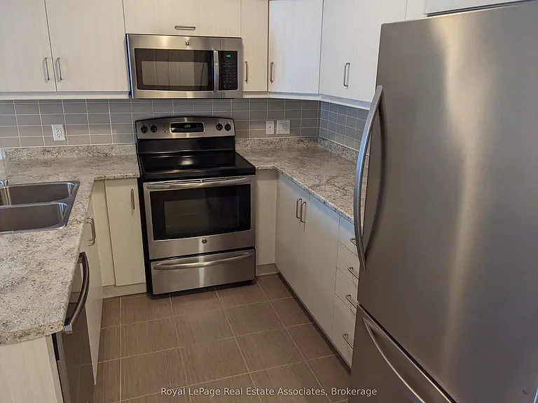 2441 Greenwich Dr #51 — Photo 3