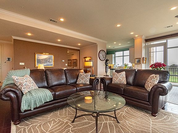 5th image of 2801 Wexford Dr APT 205