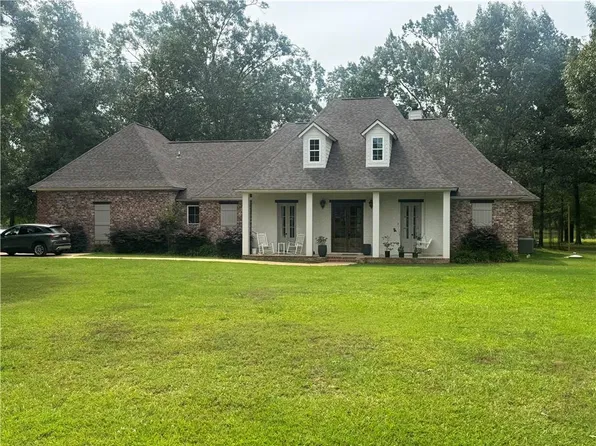 111 Fox Run Dr, Natchitoches, LA 71457
