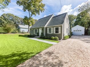 2 Bay View Rd W, Southampton, NY 11968