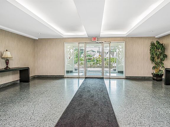 3rd image of 1111 Midland Avenue #4D