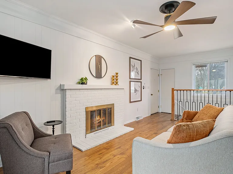 2183 Fawnwood Dr SE — Photo 2