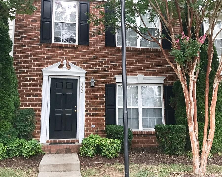 1st image of 2004 Mountain Gate Ln