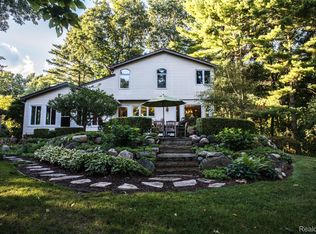 1970 Applewood Ln, Milford, MI