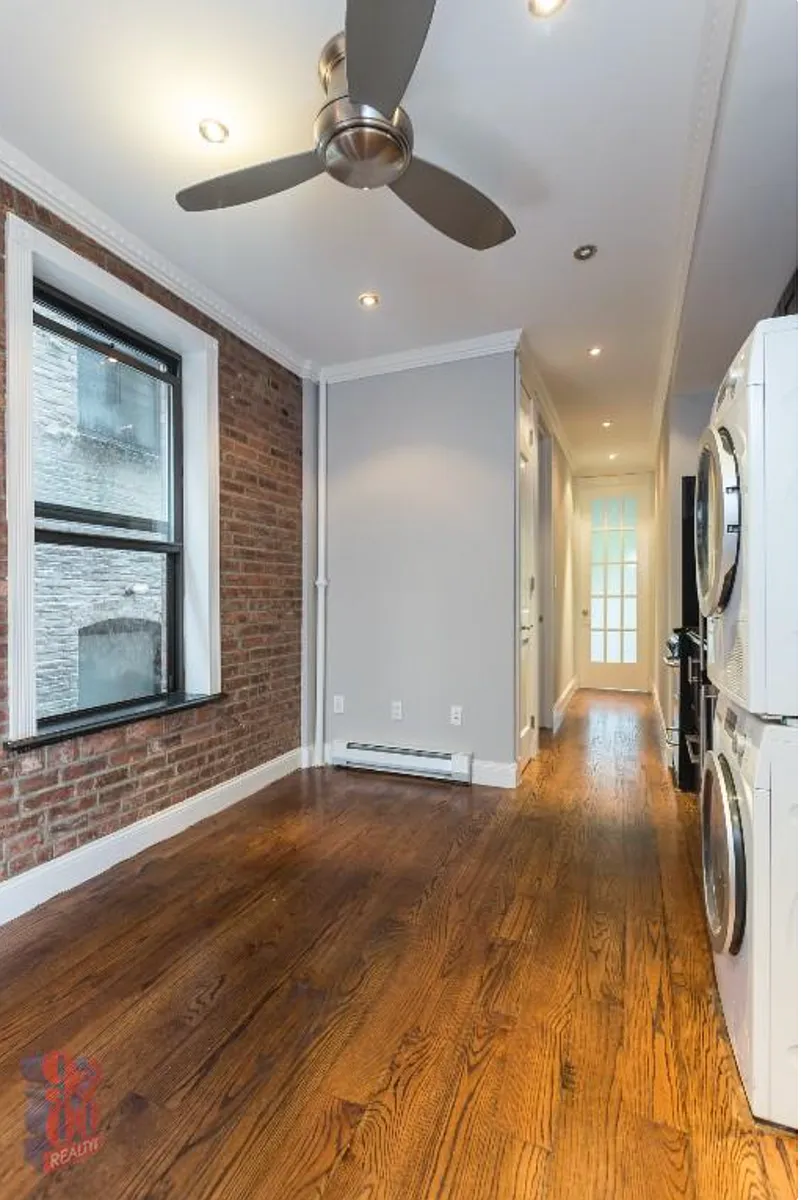 Building Photo - 72 W 108th St #1A