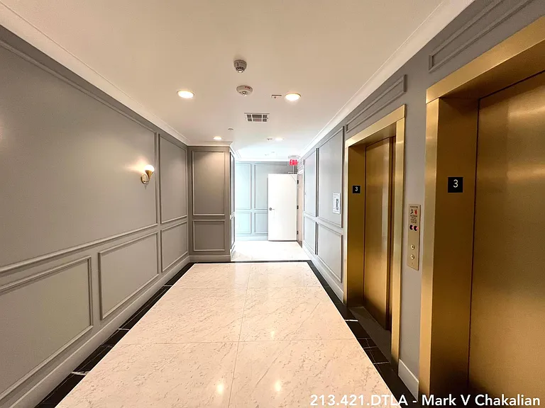 314 W 6th St #305 — Photo 13