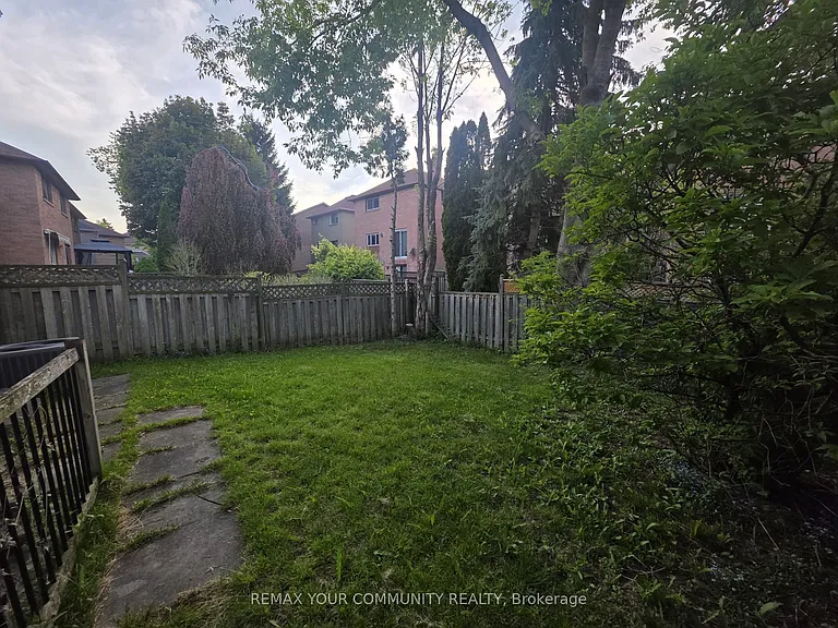 62 Deverill Cres — Photo 23