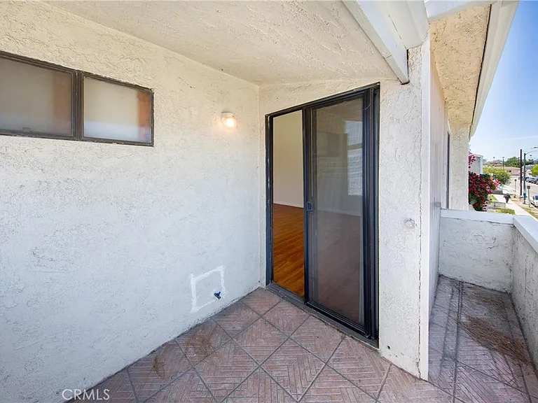 11834 Gilmore St #16 — Photo 14