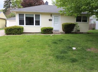 2702 Saint James St, Rolling Meadows, IL 60008