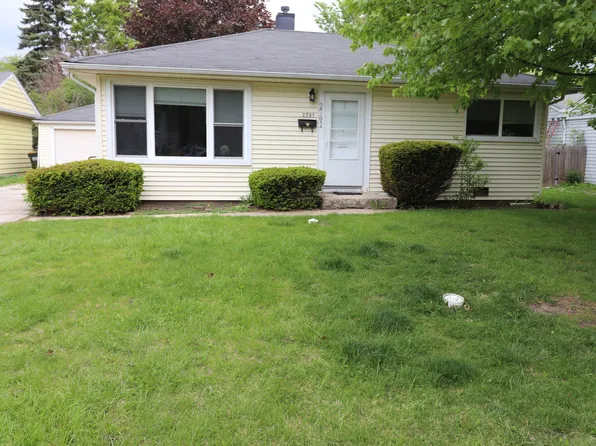 2702 Saint James St, Rolling Meadows, IL 60008