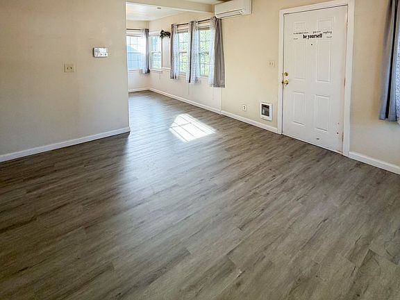 5th image of 3003 E 24th St
