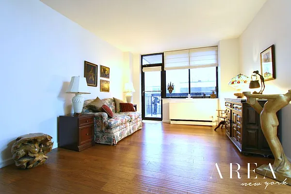 Sold by Area New York | media 4