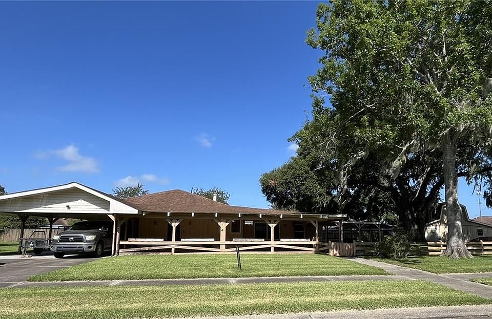 1st image of 4016 Hugo Dr