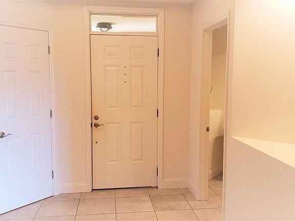 5th image of 7604 Lake Vista Ct Unit 402