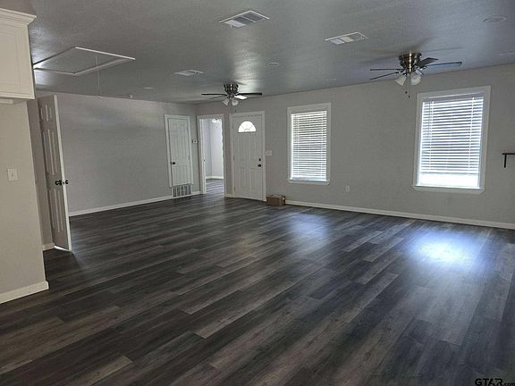 2nd image of 412 Lindsey St