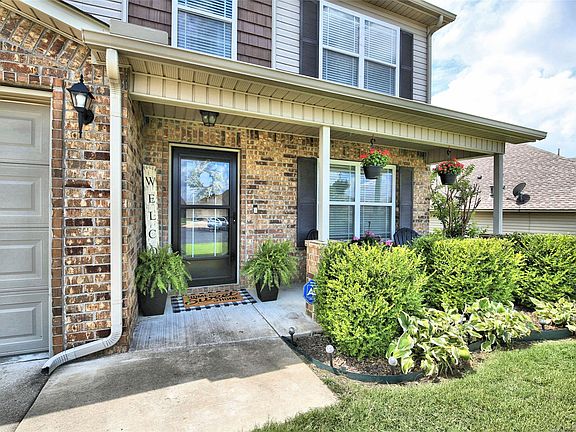 2nd image of 410 E 148th Cir