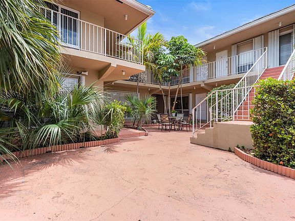 3rd image of 2864 NE 32nd Street #3