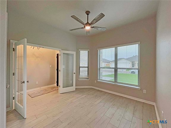 5th image of 718 Eagle Crest Dr