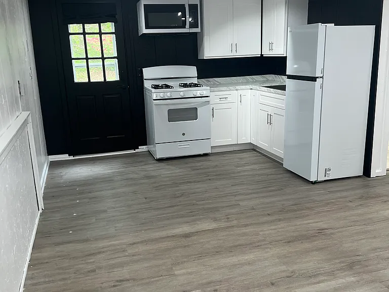1439 Brookcliff Dr — Photo 1