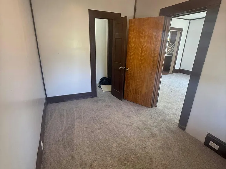 9800 Kennedy Ave — Photo 14