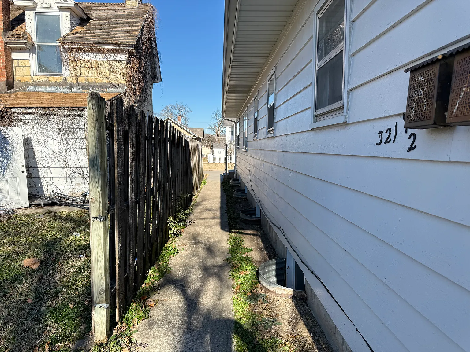 321 W 5th St — Photo 3