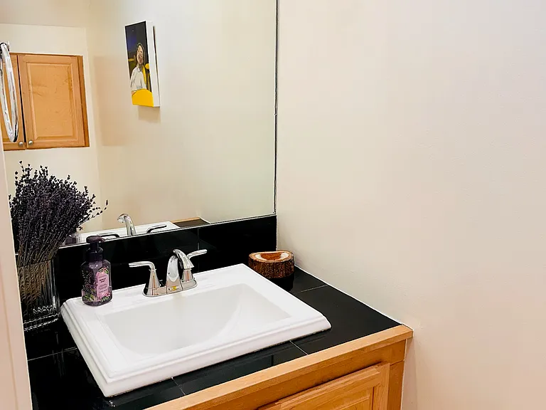 4900 Whitsett Ave #7 — Photo 15