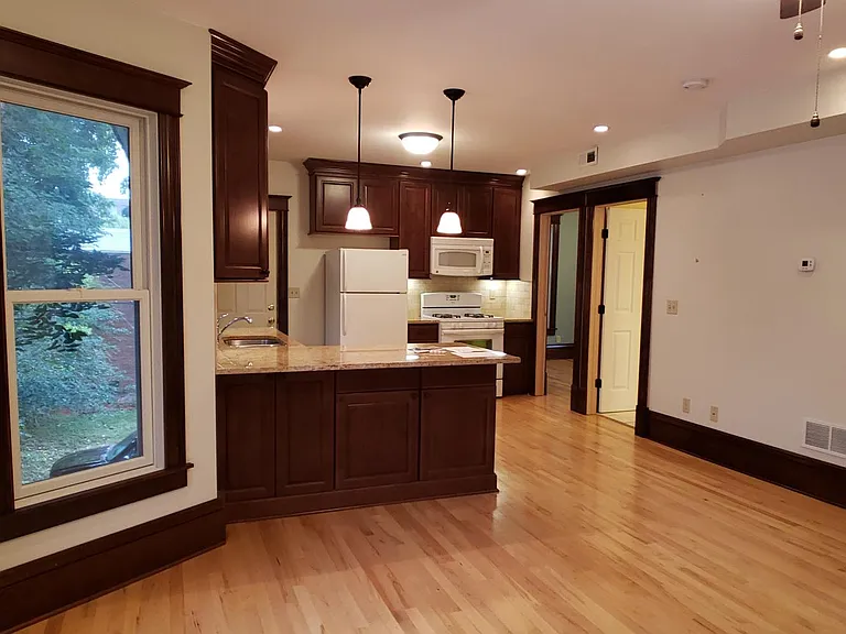 2709 Delaware St SE — Photo 2