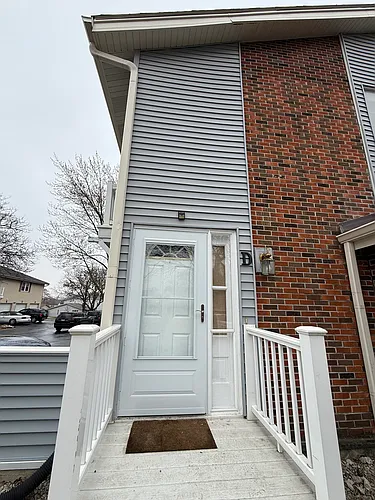 330 Hampton Ct Photo 1