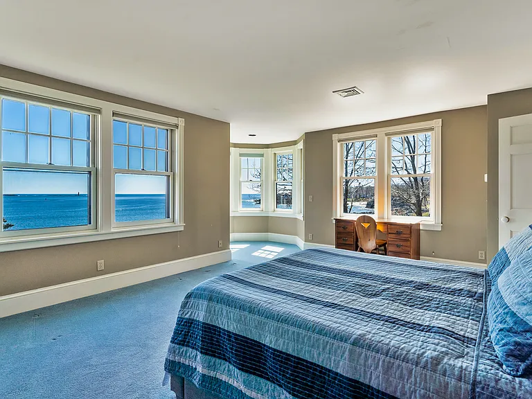 876 Shore Rd — Photo 25