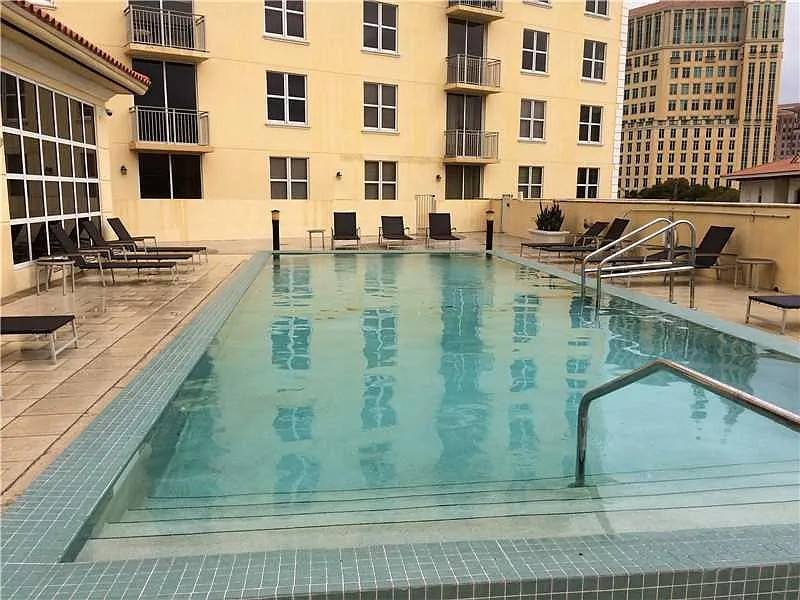 2 bed, 1100 sqft, $3,400 — Photo 3