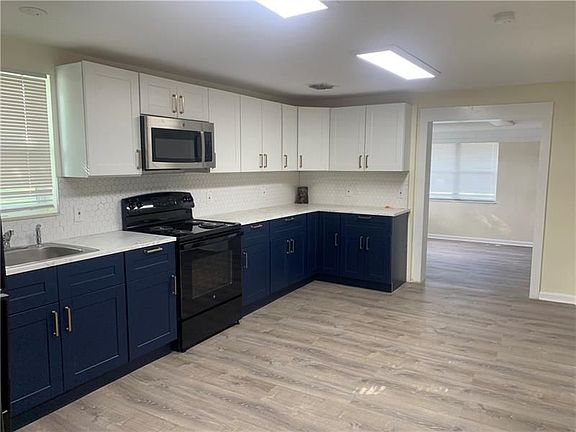 4th image of 4182 Faith St