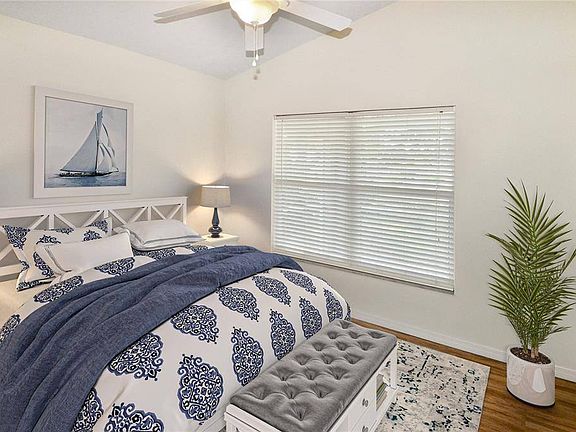 5th image of 205 Fareham Dr