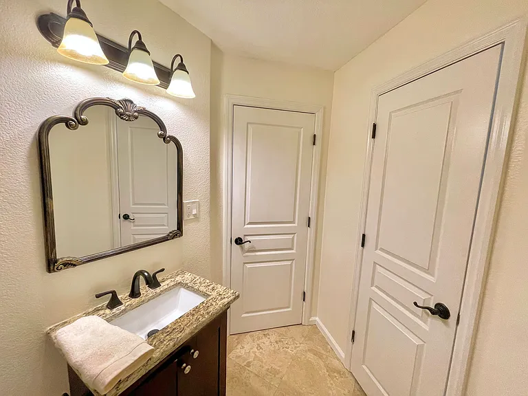 606 E Livingston St — Photo 39