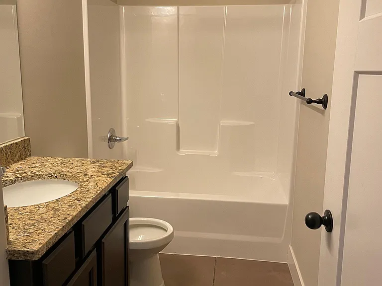 4827 N Hillside Ct — Photo 10