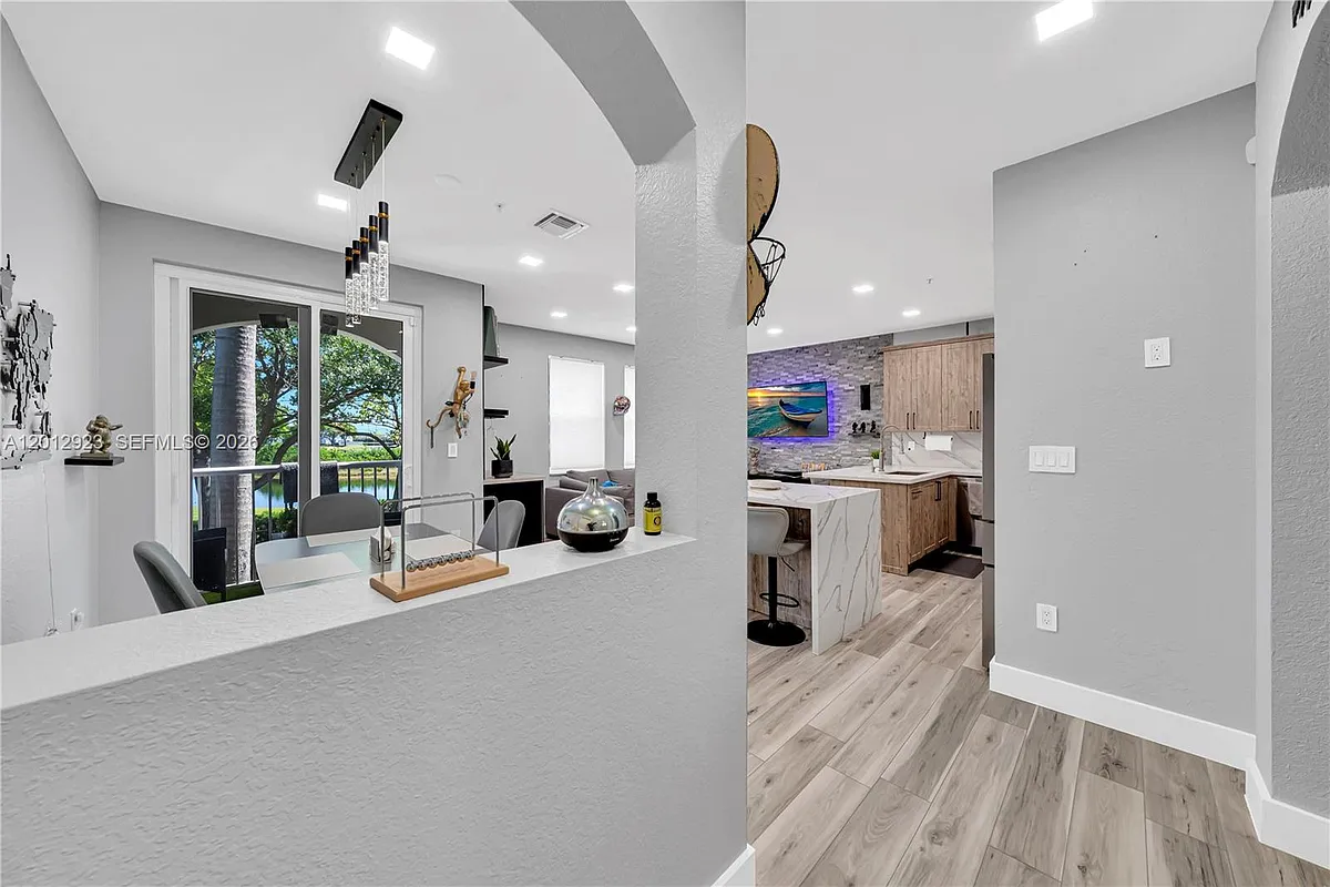 Building Photo - 4361 SW 160th Ave #203
