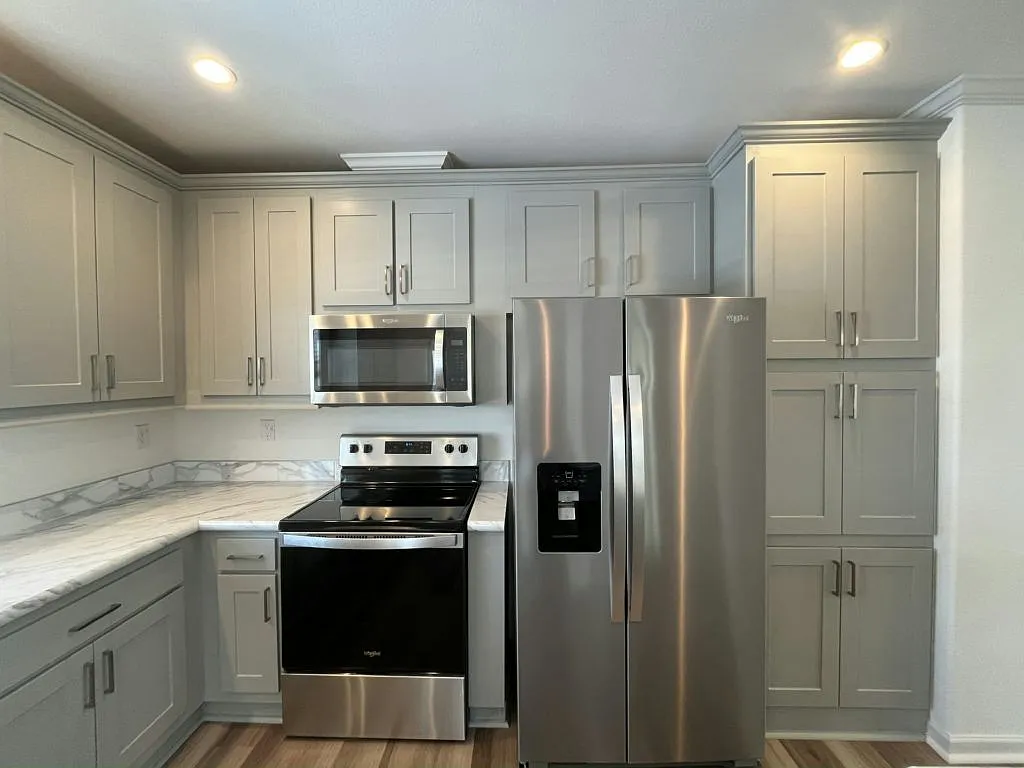 2 bed, 2.0 bath, 1456 sqft, $1,639 — Photo 2