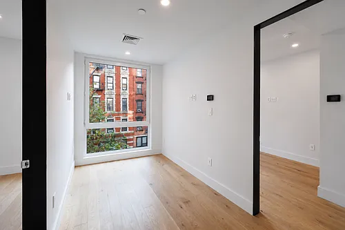 243 E 7th St #3 Photo 1