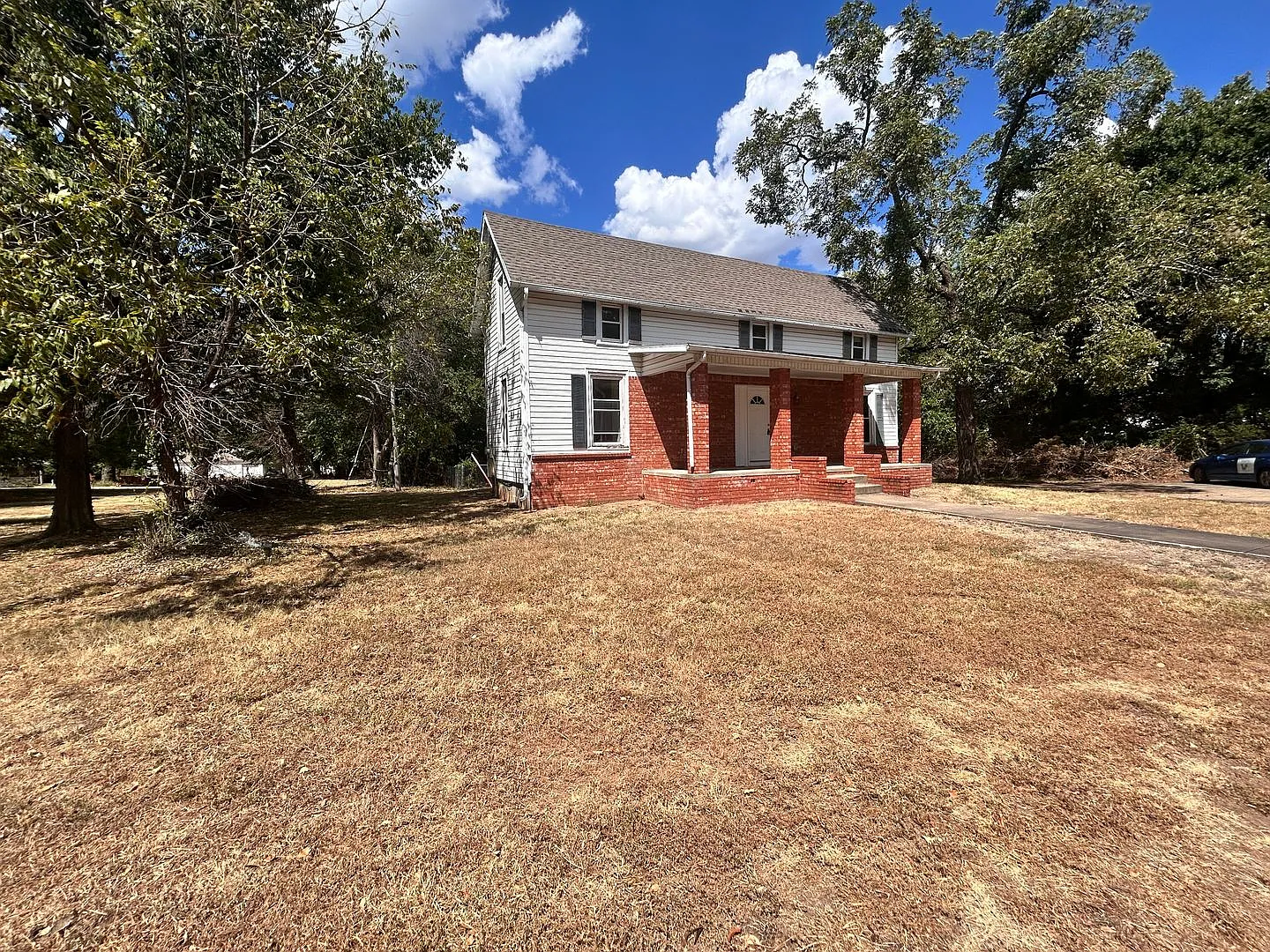 Historic home! 4 Bedroom 2 Bathroom home, private parking. — Photo 1