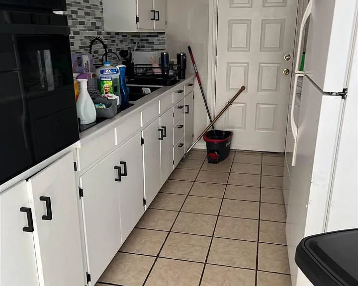 301 Polk St — Photo 1