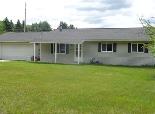 6817 Rhodes Rd, Houghton Lake, MI 48629