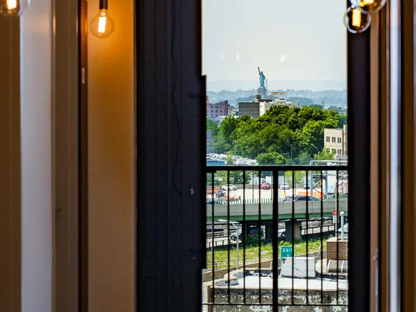 584 Fourth Avenue image 20 of 40