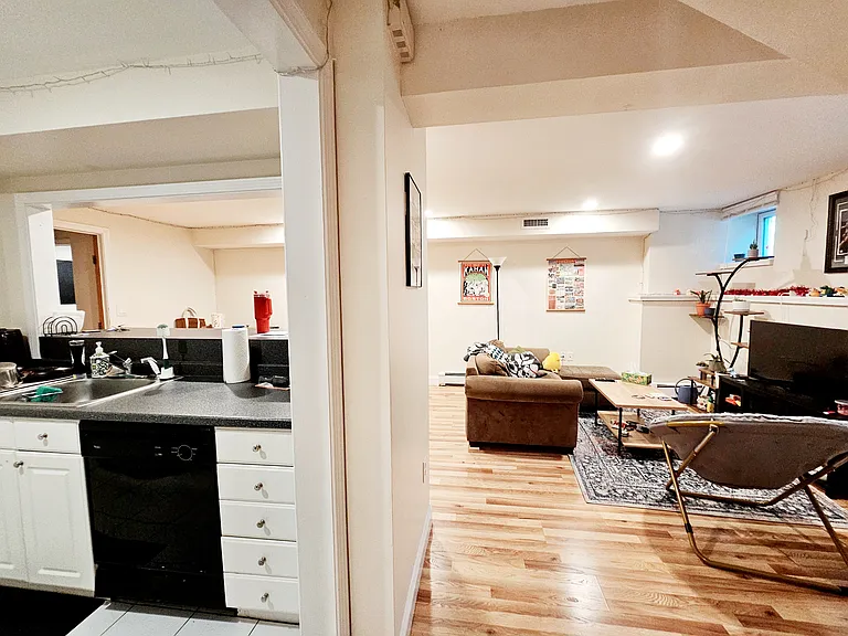94 Pleasant St #11 — Photo 4