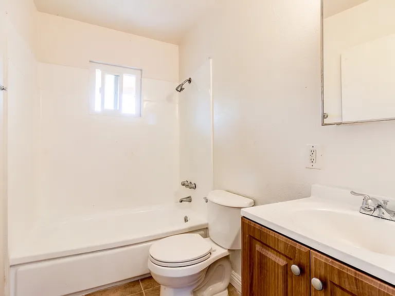 1102 E G St #12 — Photo 7