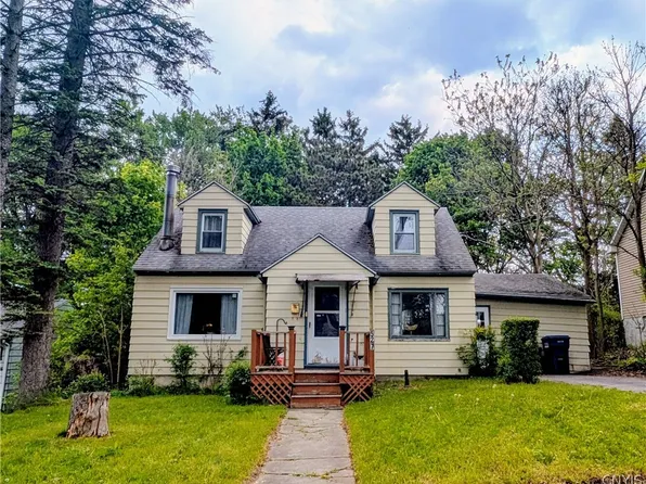 527 Salisbury Park Dr, Syracuse, NY 13224