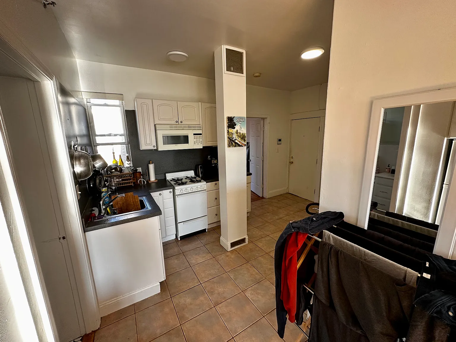 2 bed, 750 sqft, $3,850 — Photo 3