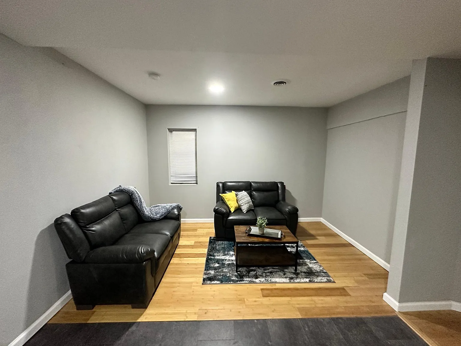 3 bed, 1200 sqft, $1,500 — Photo 2