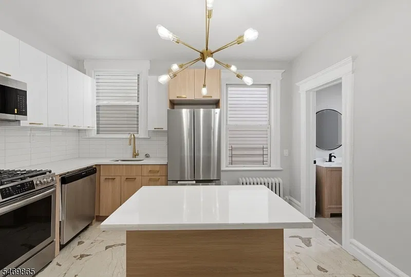 301 Ellis Ave #2