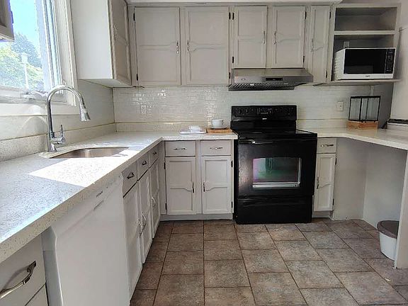 5th image of 78 Olympic Cres